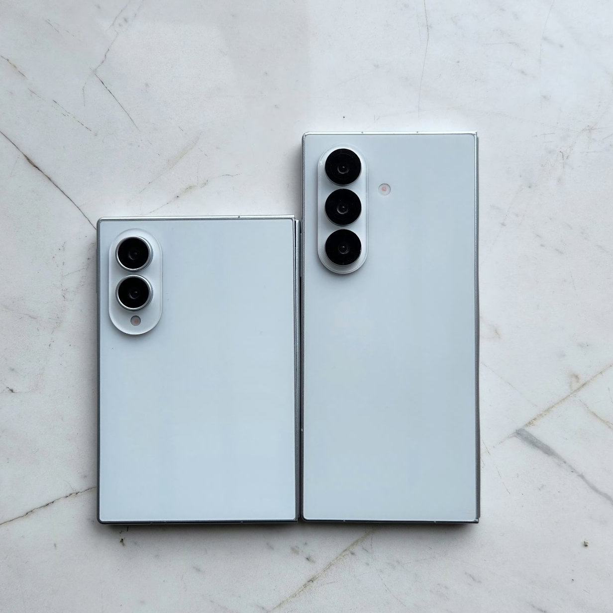 Galaxy Z fold 8 ultra dummy back Galaxy Z fold 8 ultra dummy back
