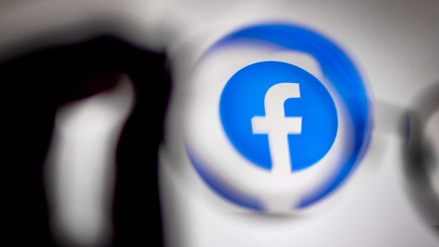 Facebook Testing Immersive Video Feed as Home Page