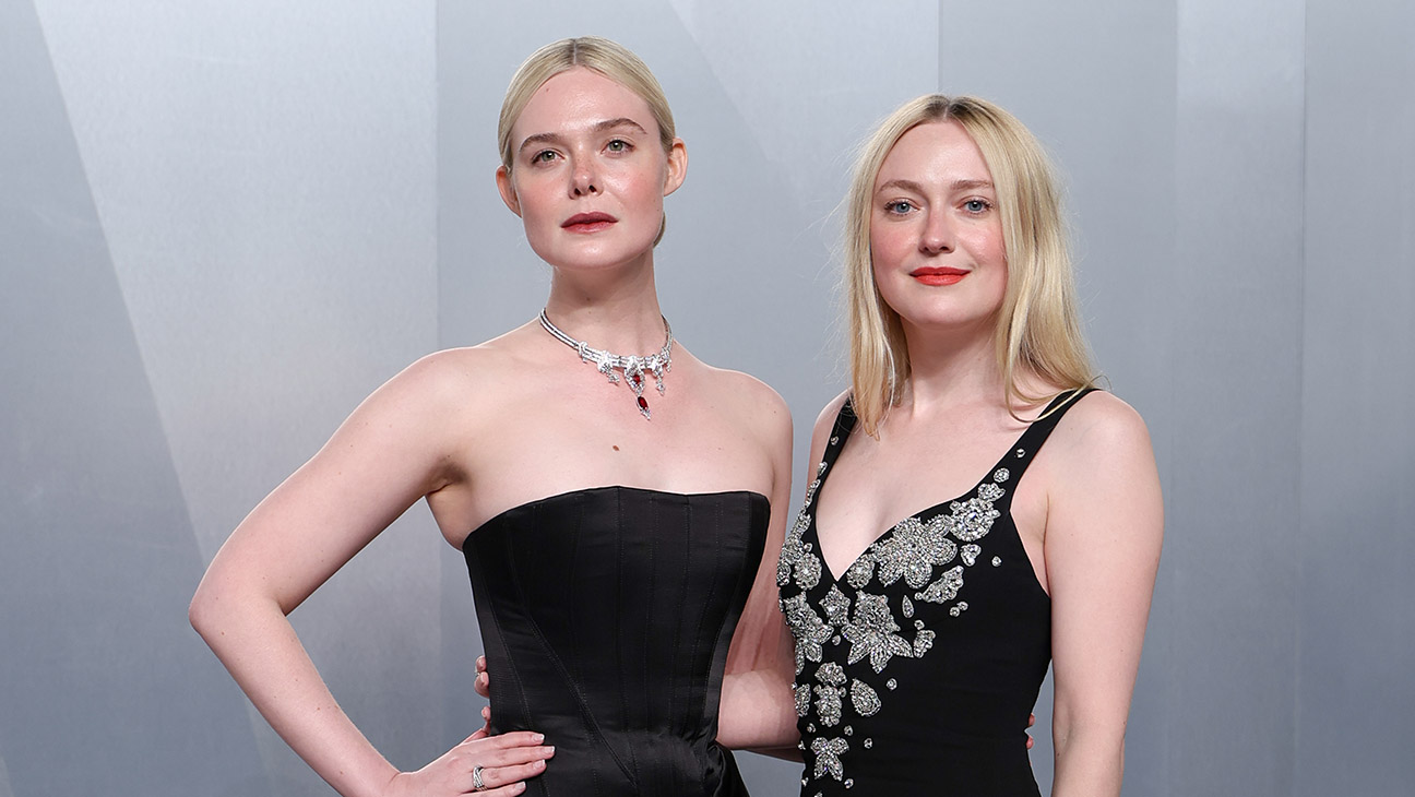 Elle Fanning and Dakota Fanning