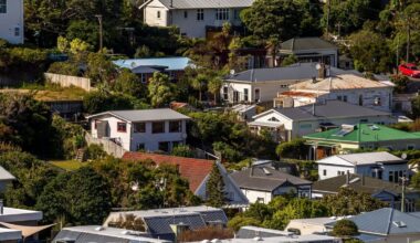 Falling house prices: $4800 gone in one city in a month