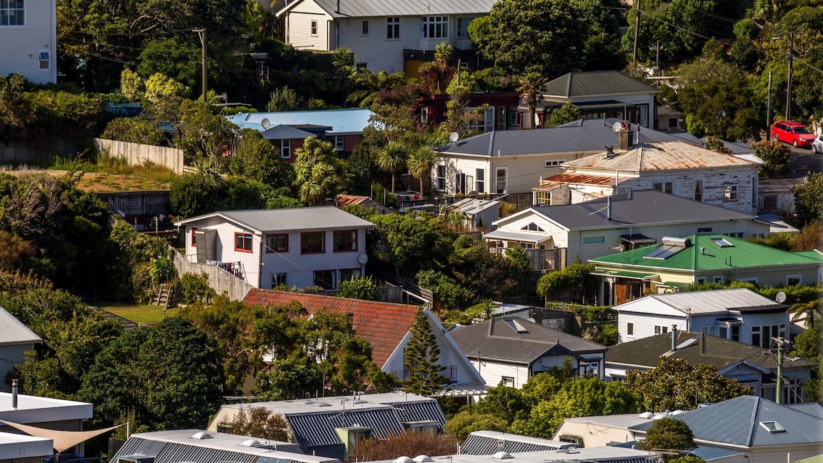 Falling house prices: $4800 gone in one city in a month