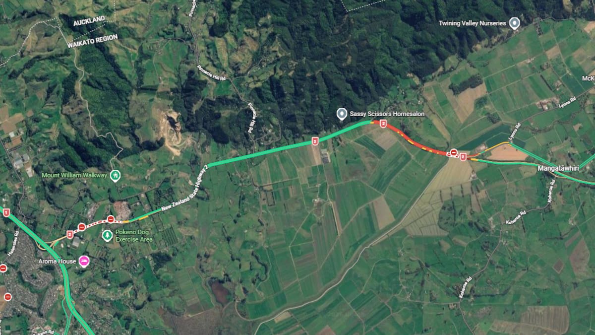 Mangatāwhiri crash: One dead, State Highway 2 closed after two-vehicle collision