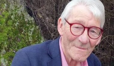 Veteran broadcaster, long-serving councillor Jim Hopkins dies - NZ Herald