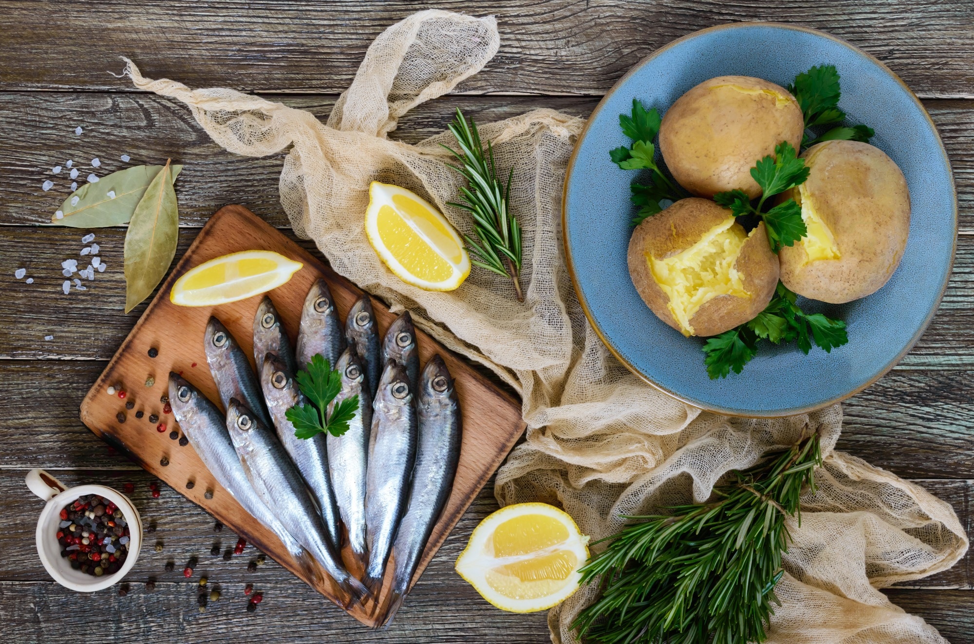 Rye bread, berries, fish, and other foods associated with a healthy Nordic dietary pattern