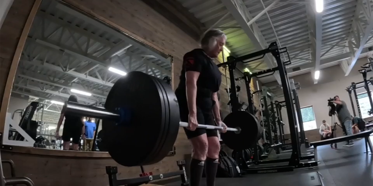 87-year-old Oregon woman becomes world record holder in powerlifting