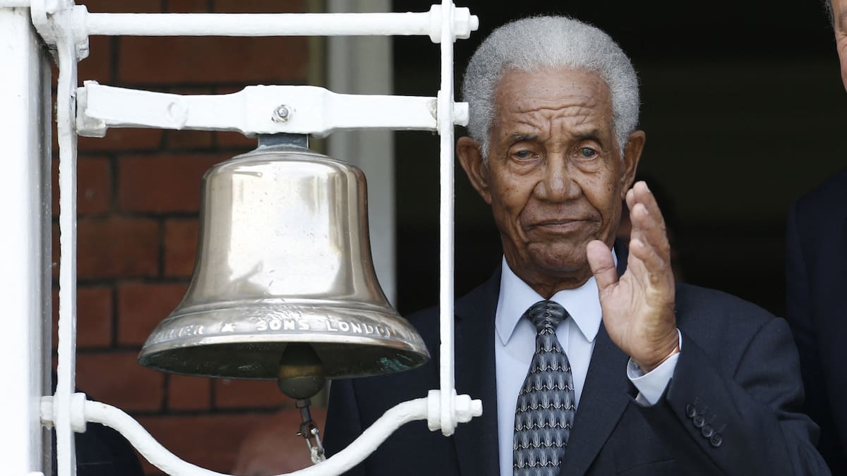 Cricket legend and all-rounder Sir Garfield Sobers dies aged 89