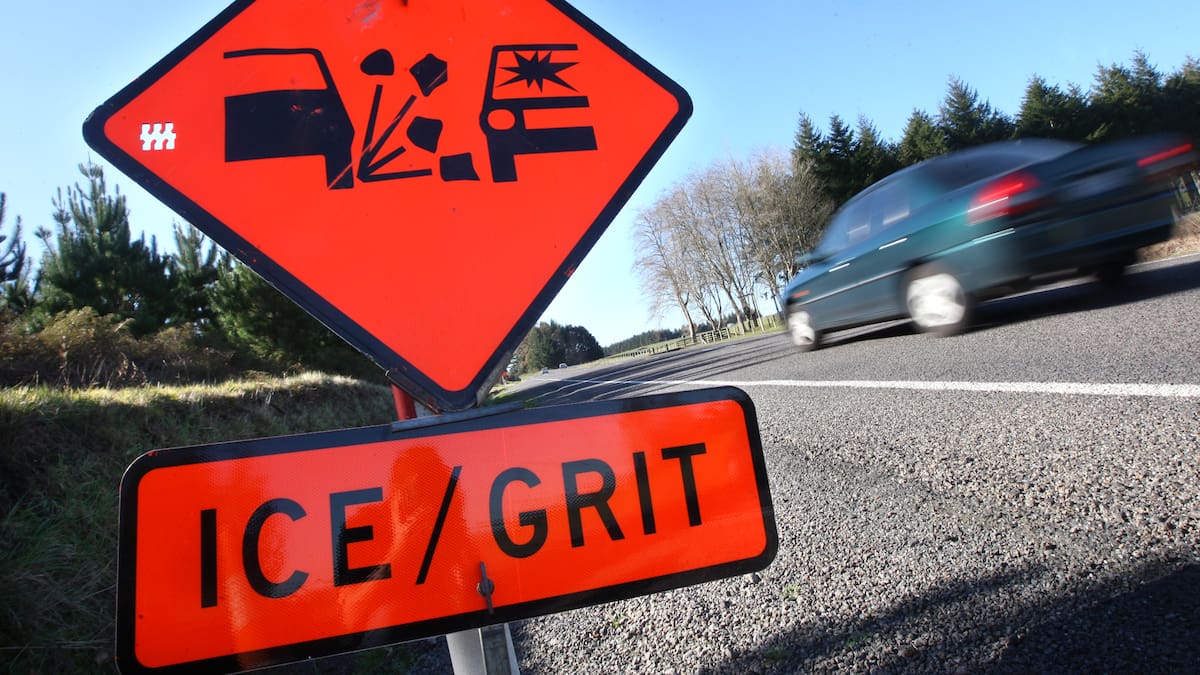 Black ice and flooding warnings after Otago bus crash injures 1