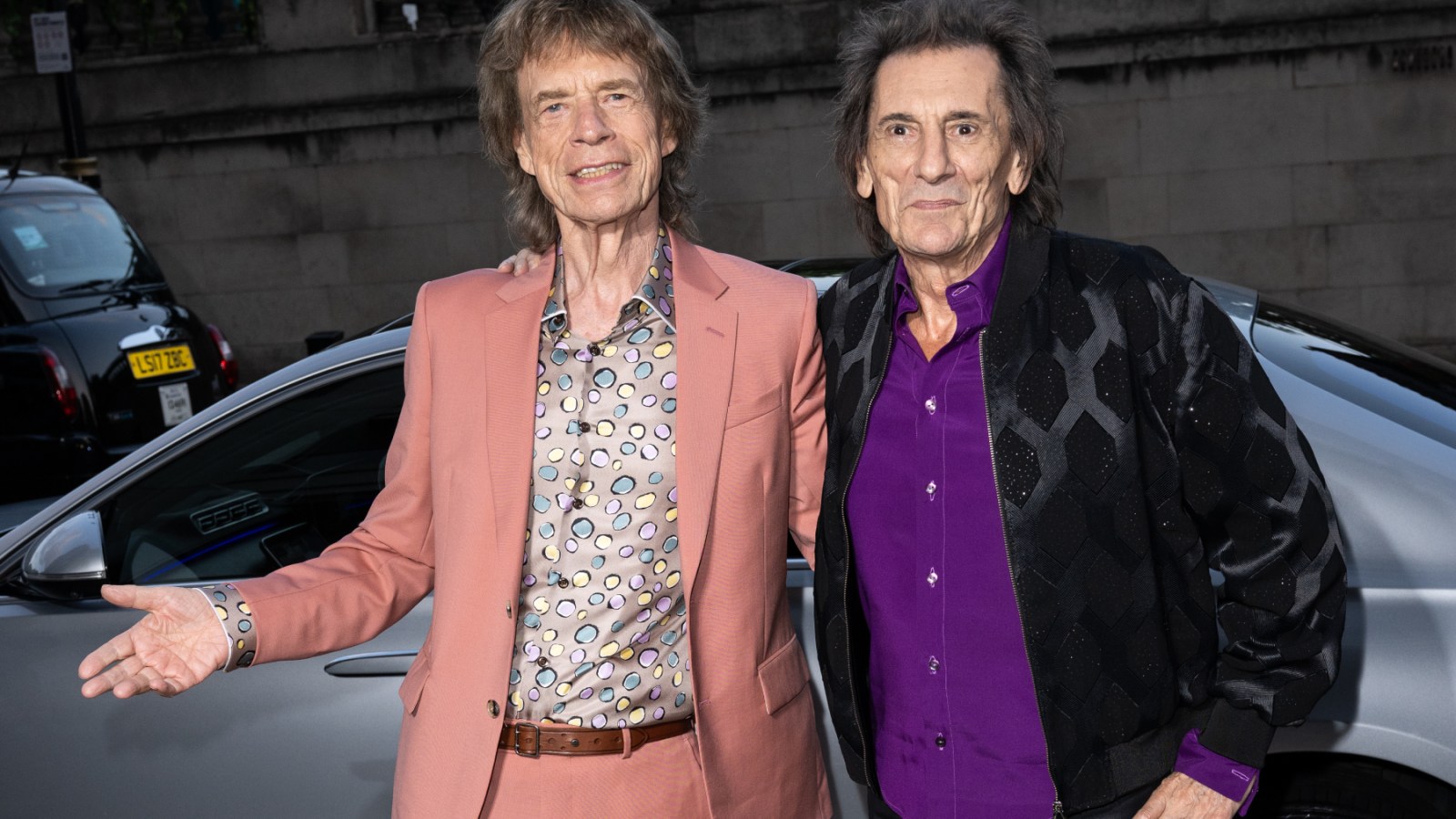 Mick Jagger and Ronnie Wood Perform ‘Ringing Hollow’ in London: Watch