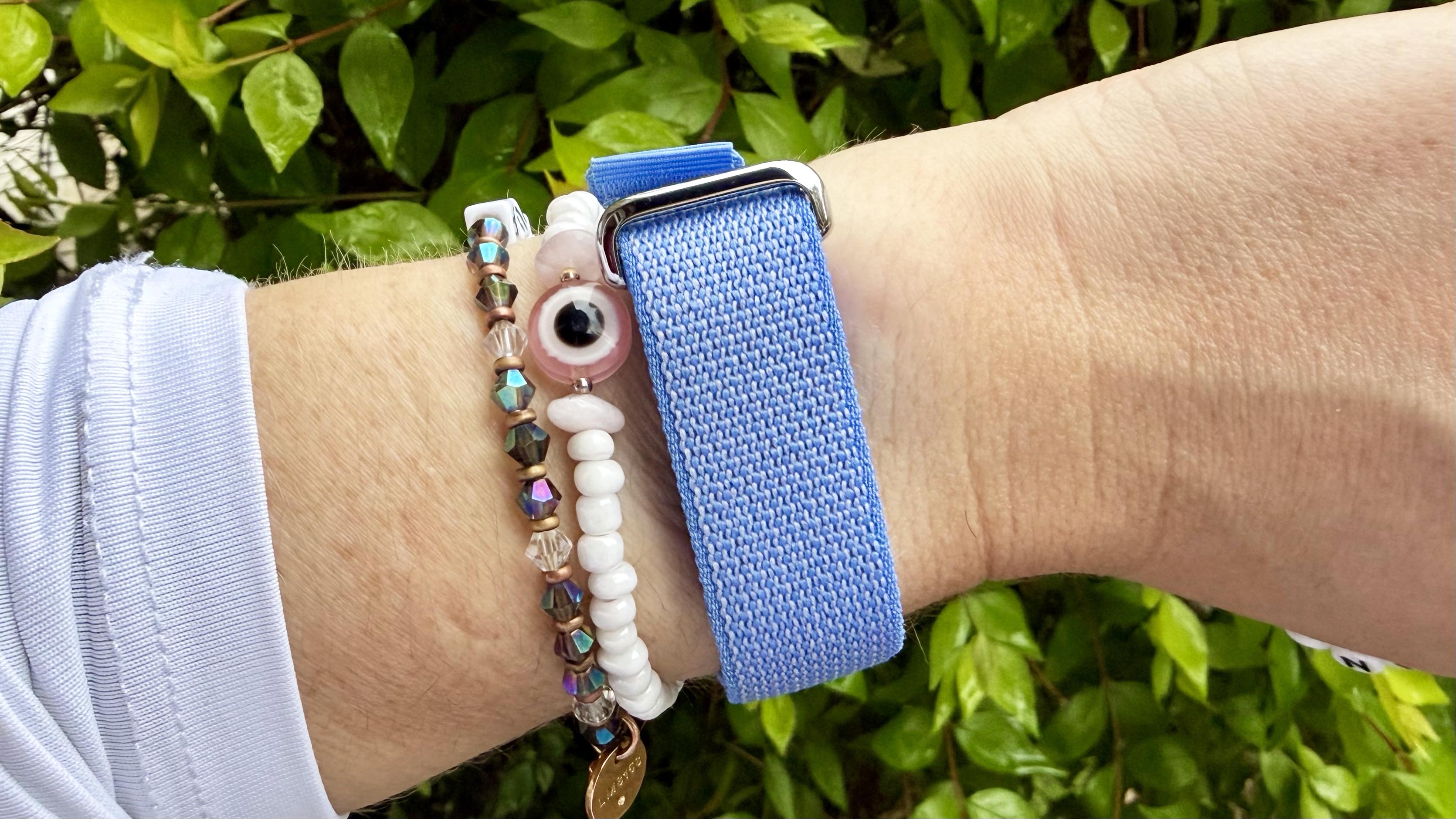 a photo of the Fitbit Air on the wrist