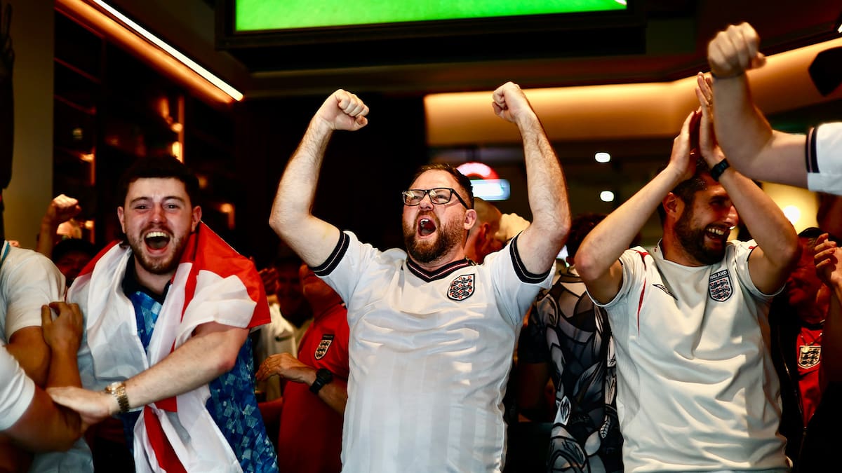 England fans erupt in Auckland as Bellingham double sinks Mexico