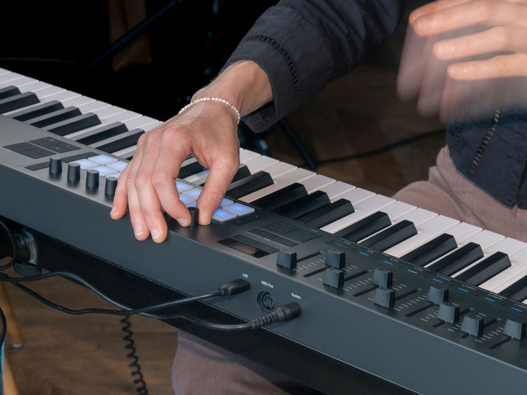 Novation Launchkey 88 MK4