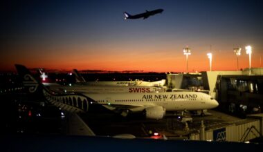 Air New Zealand defends decision to depart early despite connecting flight’s delay