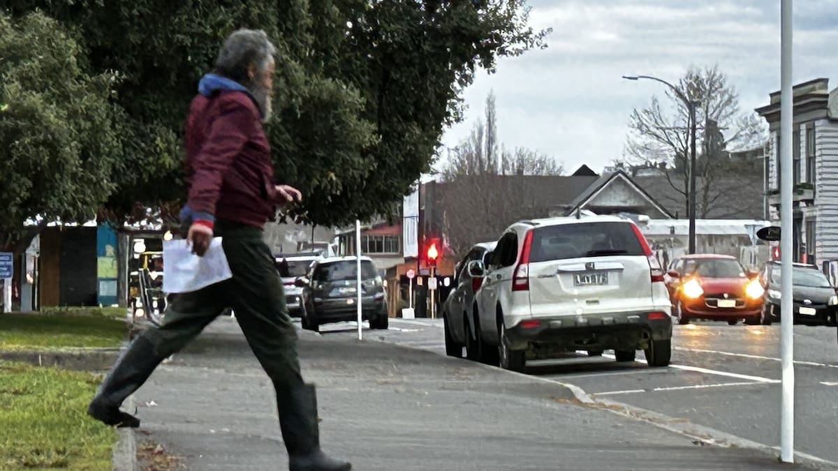 Homeless man Jason McCutcheon sentenced for threatening to kill service station worker