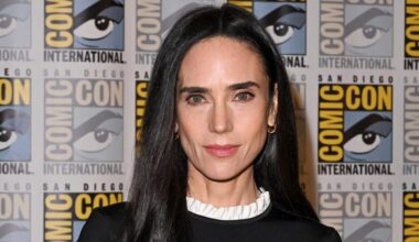 Jennifer Connelly Returns to ComicCon in a LBD (PHOTOS)