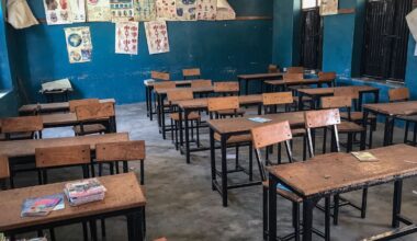 Teacher loses registration after inappropriate relationship with 16-year-old student