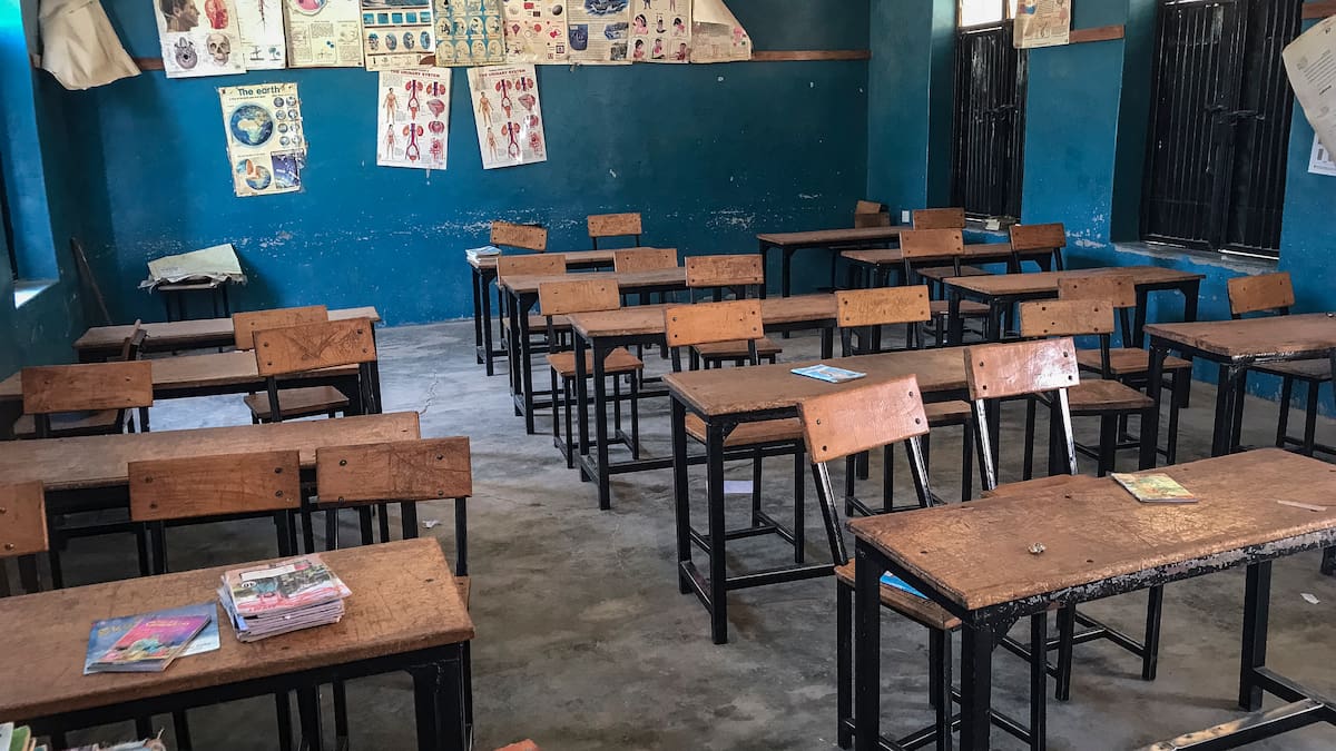 Teacher loses registration after inappropriate relationship with 16-year-old student