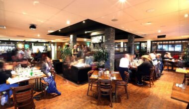 Bricklane Restaurant & Bar: New Lynn business held up by machete-wielding robber, manager assaulted