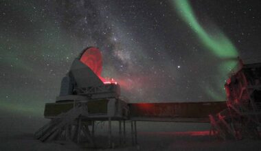 South Pole Telescope seen at night (Credit : U.S. Antarctic Program Blue Ribbon Panel