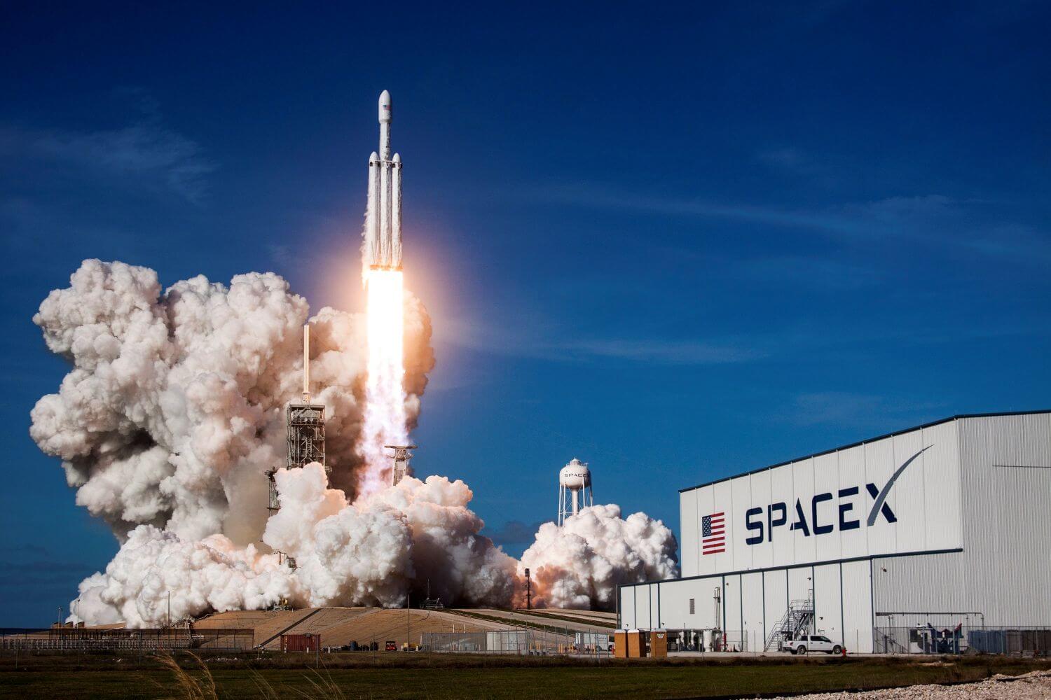 SpaceX (SPCX) Stock Climbs Following Successful 24-Satellite Starlink Deployment