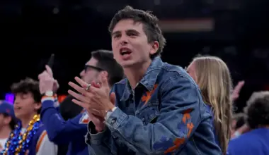 Dallas Cowboys cheerleaders leave Timothée Chalamet 'starstruck' at World Cup image