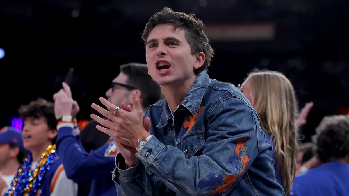 Dallas Cowboys cheerleaders leave Timothée Chalamet 'starstruck' at World Cup image