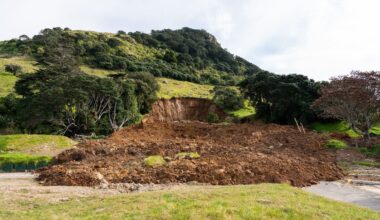 'Safety is paramount': Mauao recovery continues after fresh slips - NZ Herald