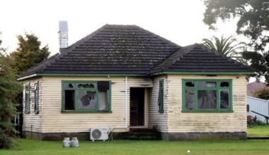 Rotorua house fire: Father dies from suspected heart attack after rescue