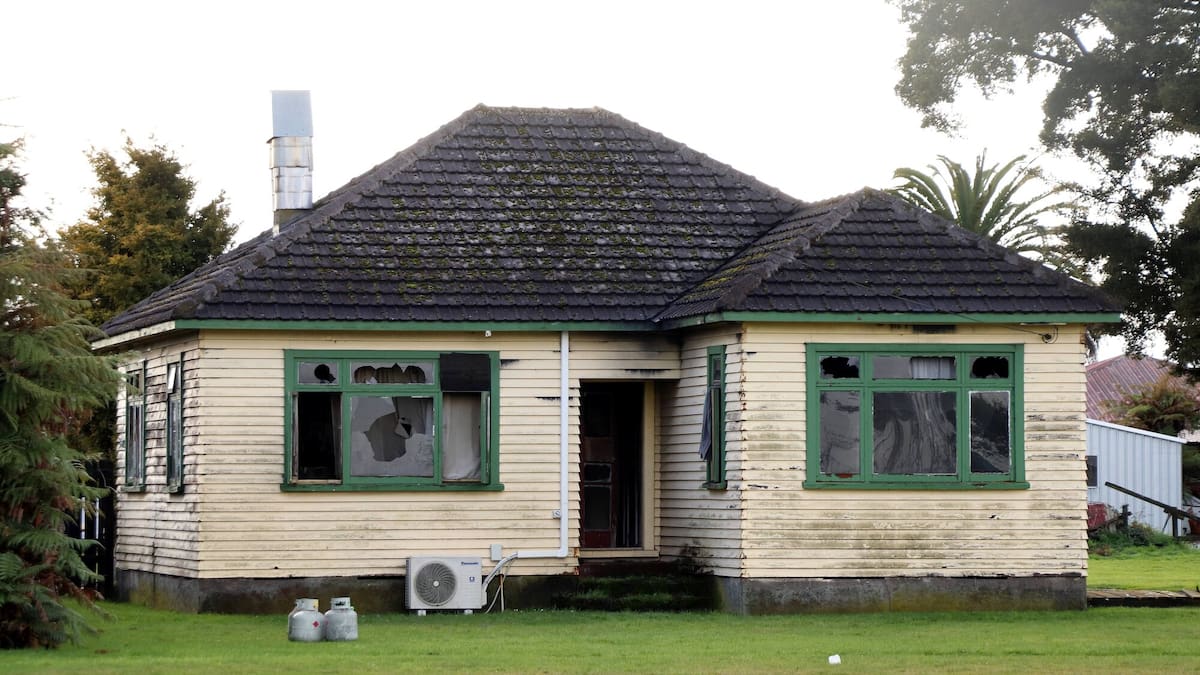 Rotorua house fire: Father dies from suspected heart attack after rescue
