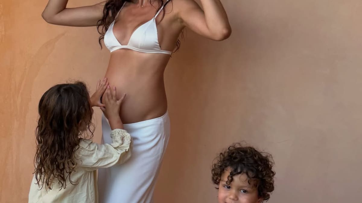 Model Georgia Fowler expecting third baby with husband Nathan Dalah