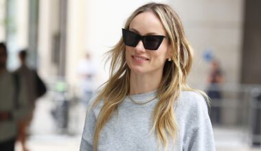 Olivia Wilde Wore an Elegant Knee-Skirt-and-Flat-Shoe Outfit