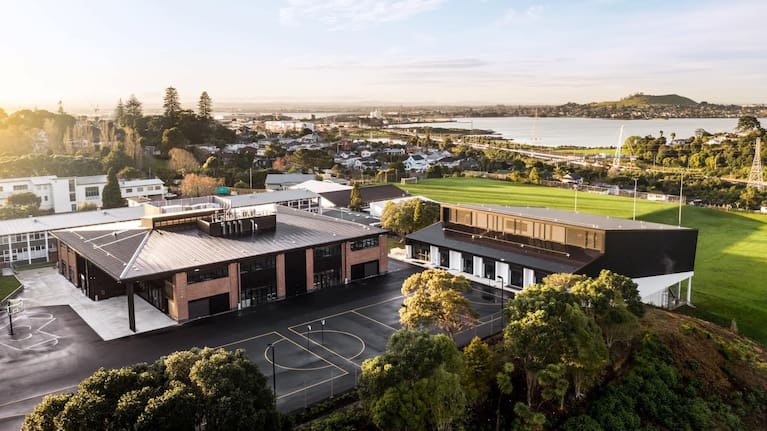 A Māngere family wants Auckland Transport to review the Route 002 school bus serving students travelling to and from the school. (Source: Onehunga High School)