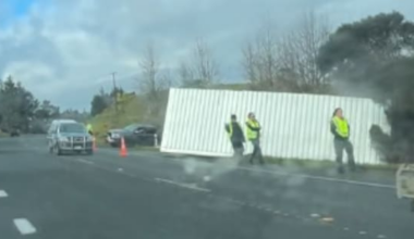 Portable cabin falls onto car in crash north of Whangārei
