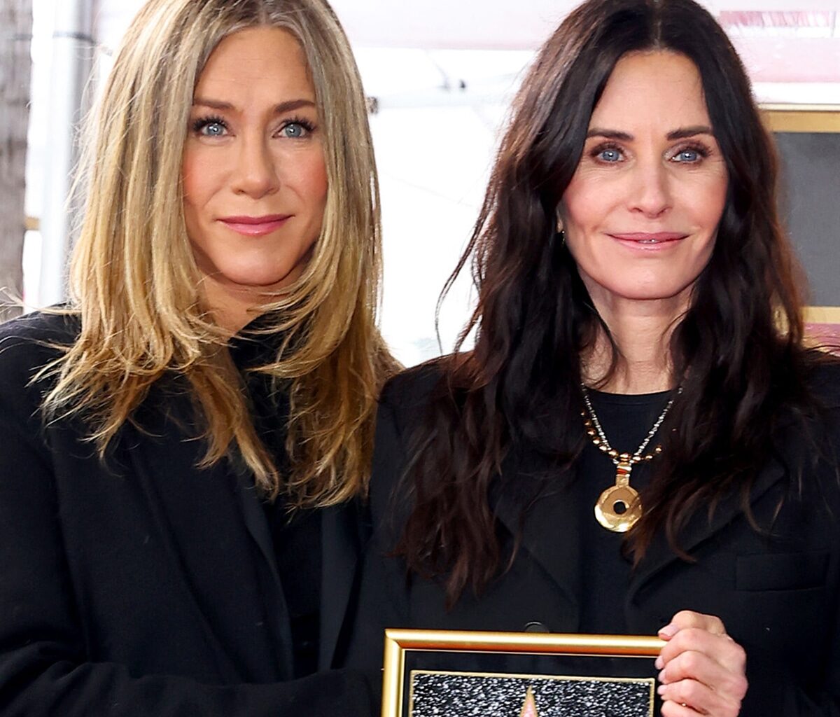 Jennifer Aniston Praises Friends Costar Courteney Cox's Evil Genius