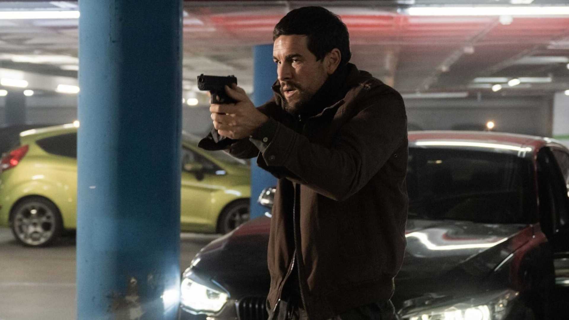 Mario Casas in Agent Zeta
