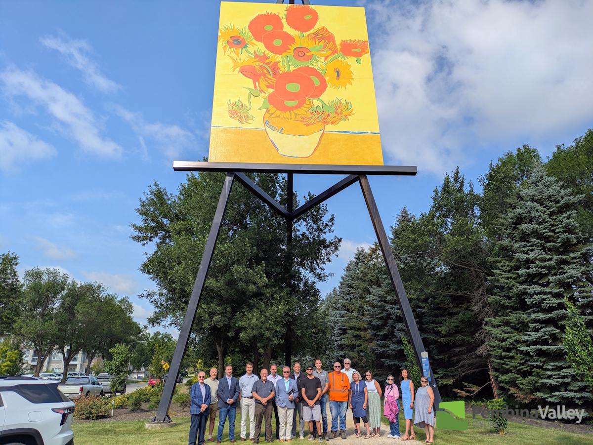 Altona's Big Easel is back in bloom with a brand-new painting - PembinaValleyOnline.com