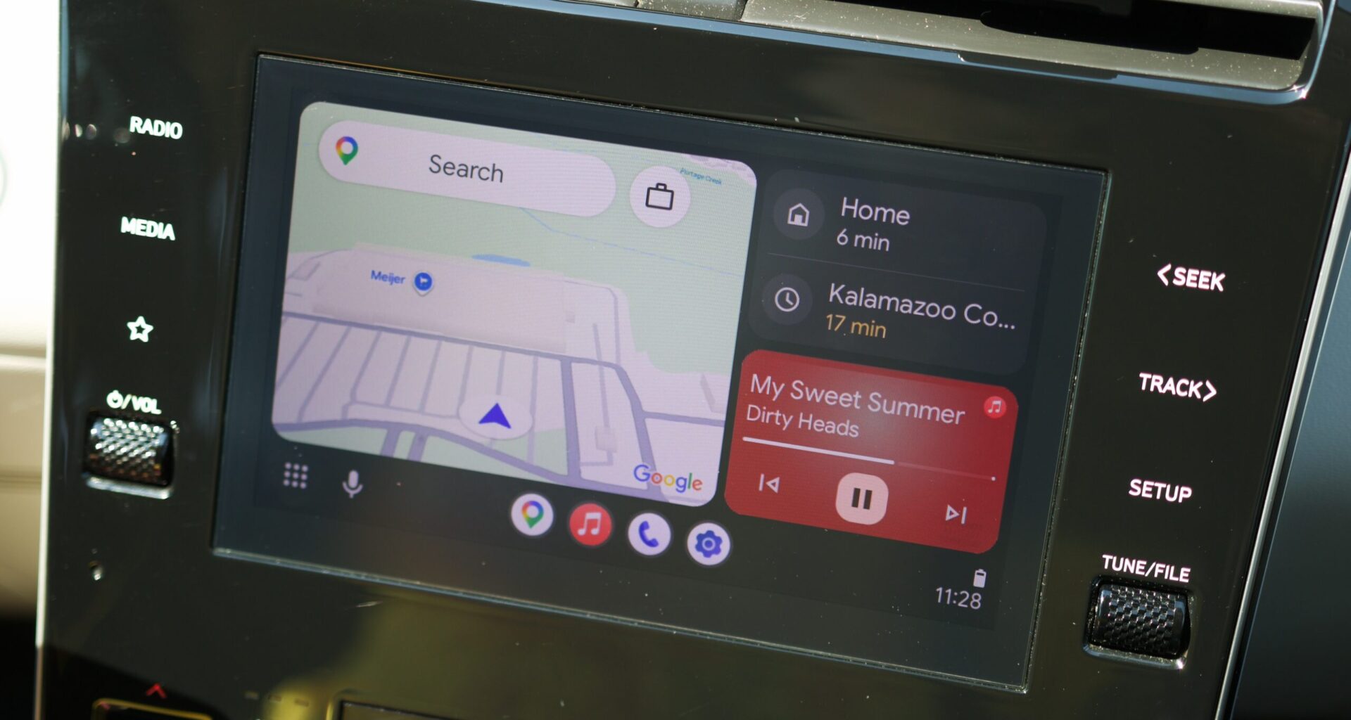 Android Auto home screen.