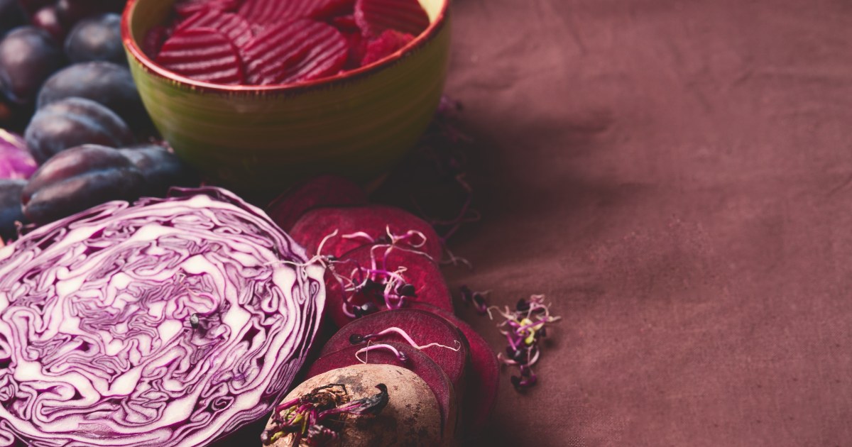 The Simple Way to Identify Anti-Inflammatory Foods, According to a Dietitian
