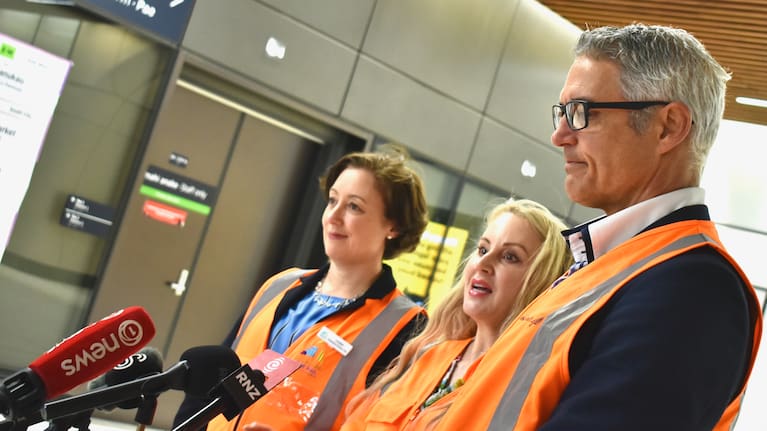 Auckland One Rail's Louise Pengelly, Auckland Transport's Stacey van der Putten, and KiwiRail's Bevan Assink