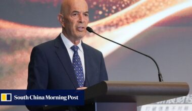 Ex-World Bank official warns to diversify away from US markets, people ‘will suffer’