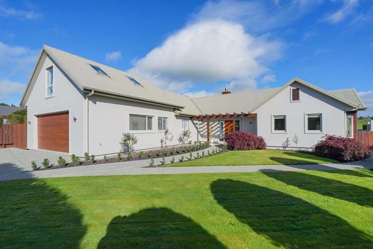 Where are Kiwis buying homes? Opes Partners economist Ed McKnight lists the regions that are benefiting most from the Auckland exodus. Video / OneRoof
