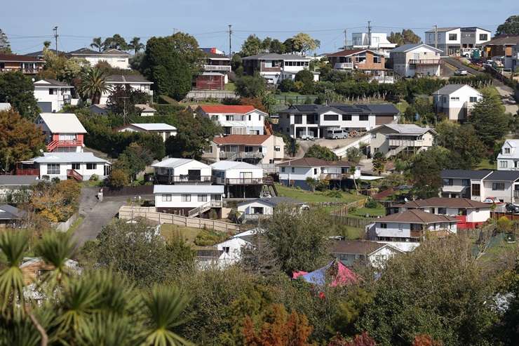 One in eight Auckland first-home buyers in the first three months of this year took on a mortgage of <imgm or more. OneRoof reporter Susie Nordqvist asks how Kiwi homeowners are juggling so much debt. Video / OneRoof