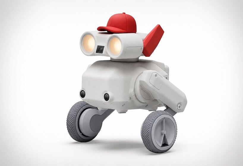 playful camera robot follows people and pets across any terrain while filming in 4K - 3