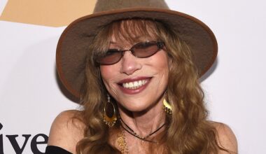 Carly Simon Reveals Parkinson's Disease Diagnosis
