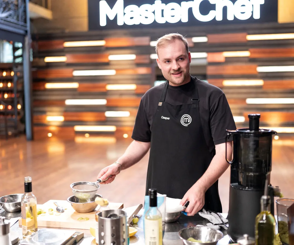 Casper Kenworthy making a grape dessert!