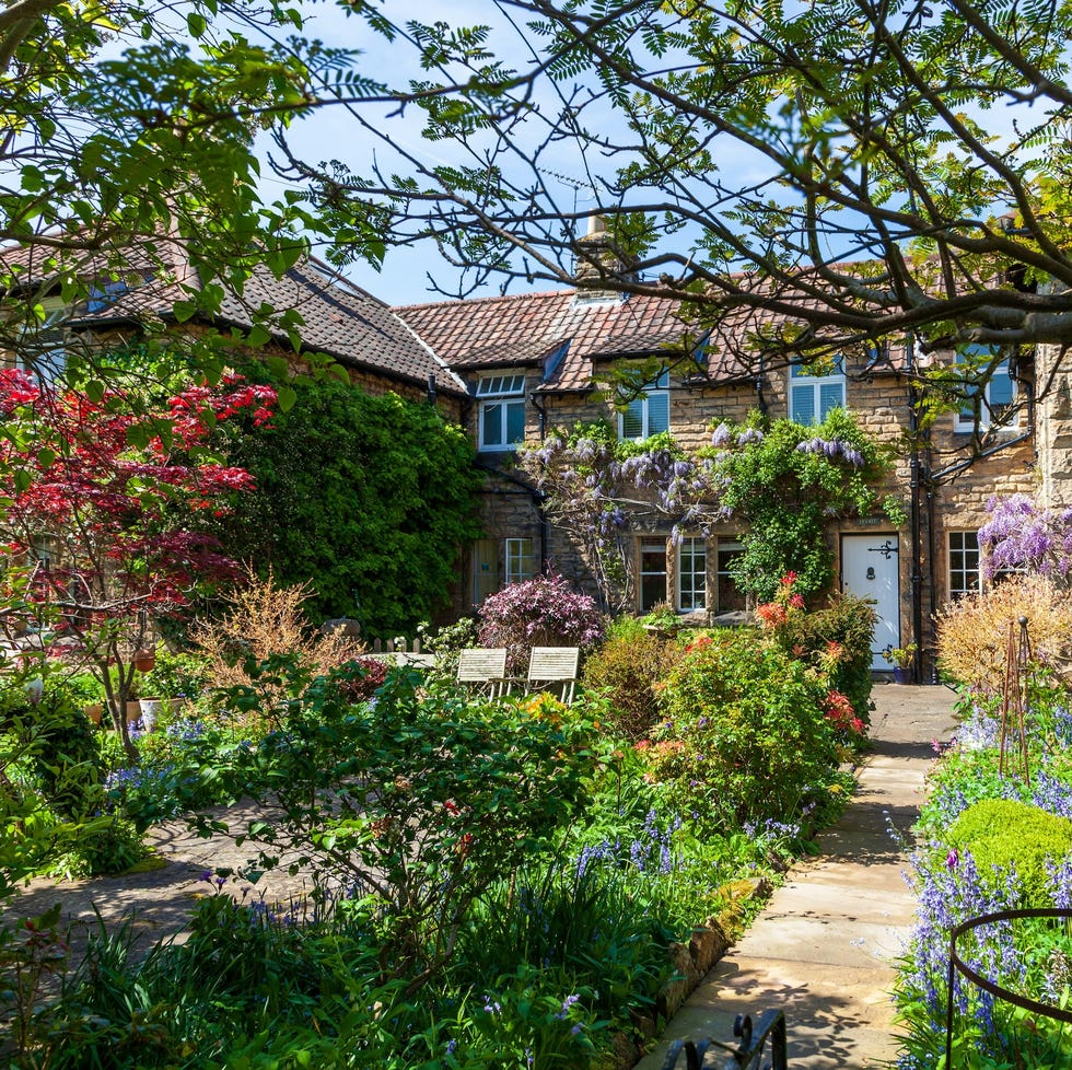 classic cottage garden