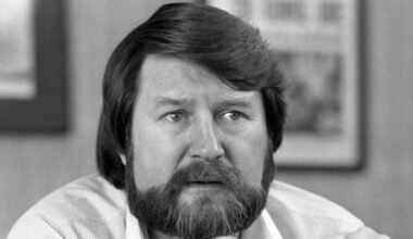 NZ-born Australian broadcaster Derryn Hinch dies at 82