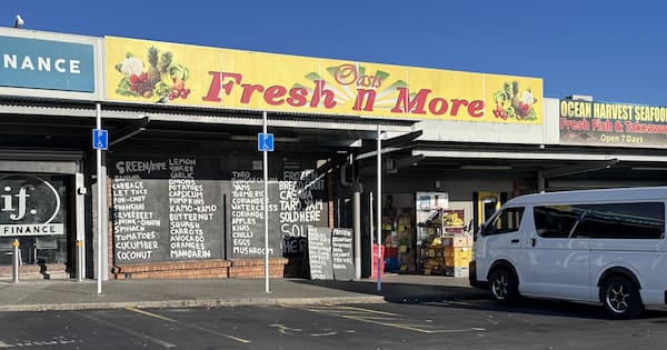 Worker hurt in attempted robbery at Auckland greengrocer