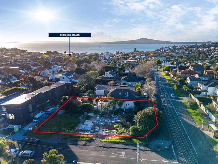 An aerial photo of 127-129 St Heliers Bay Road, in St Heliers, Auckland, shows the remains of one of the homes. Photo / Supplied
