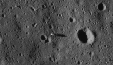 Expert: Moon temperatures swing from 127 degrees Celsius to minus 173
