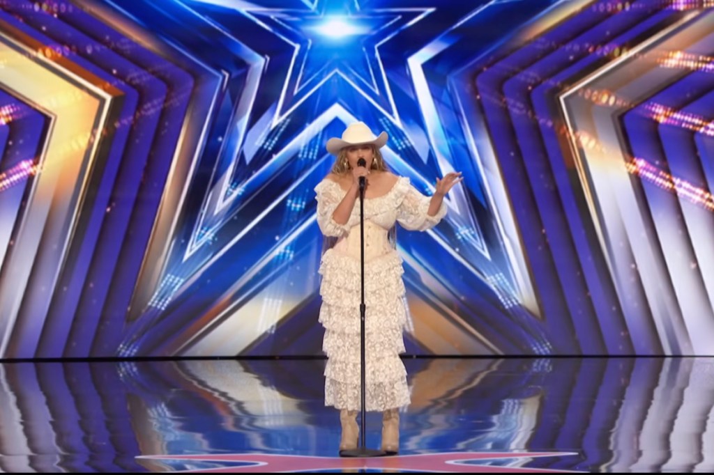 Singer Elsie Splits 'America's Got Talent' Panel With Bluesy Original